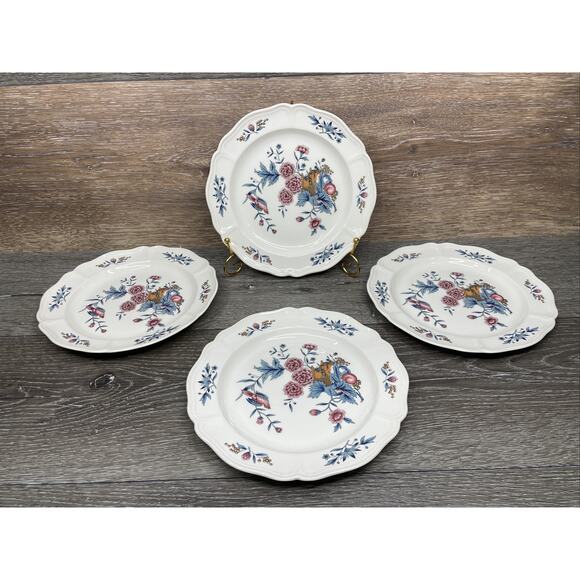 Wedgwood of Etruria Williamsburg “Potpourri” SALAD PLATE 8.5" Off White w Bird - Picture 1 of 10